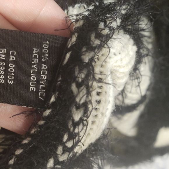 Parkhurst 🇨🇦 Fuzzy Sweater - Picture 6 of 10